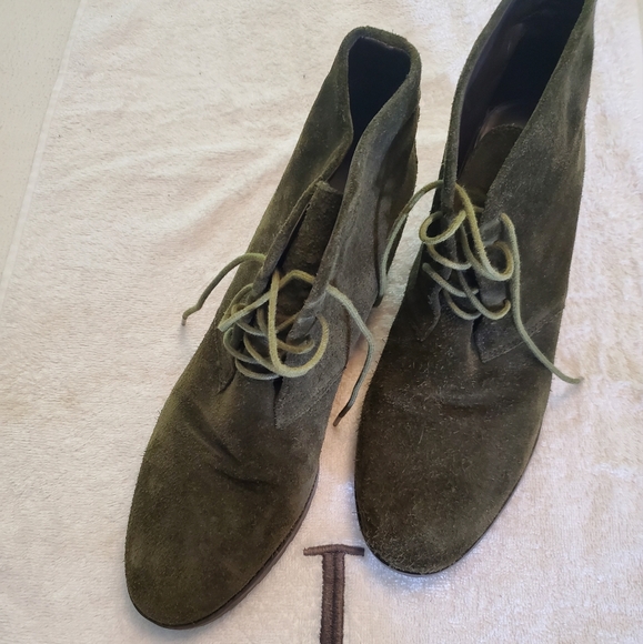 Green seude wedge bootie size 11 - Picture 2 of 7